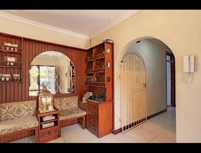 4 BEDROOM HOUSE FOR SALE IN RESERVOIR HILLS